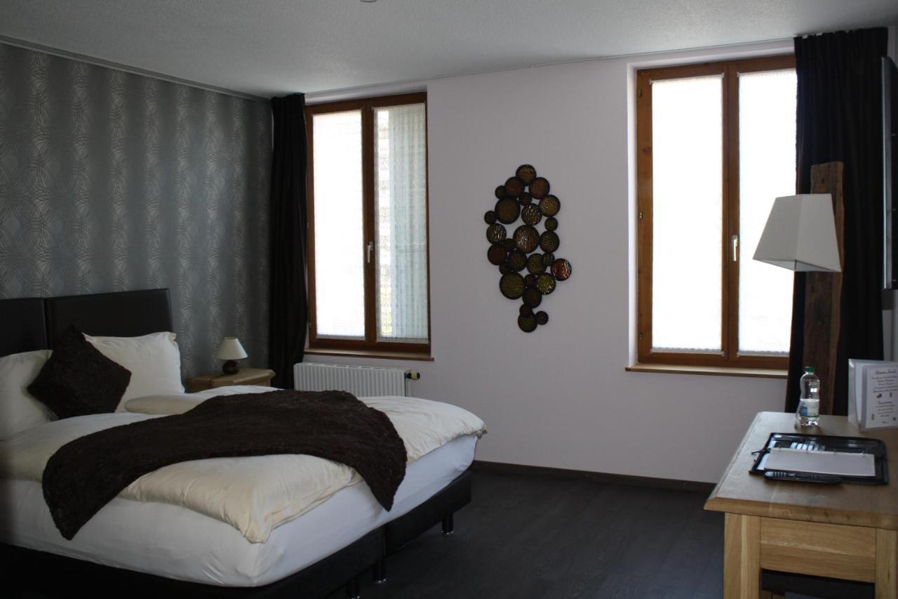 Hotel De La Gare Monthey Buitenkant foto