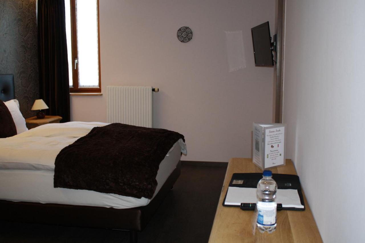 Hotel De La Gare Monthey Buitenkant foto