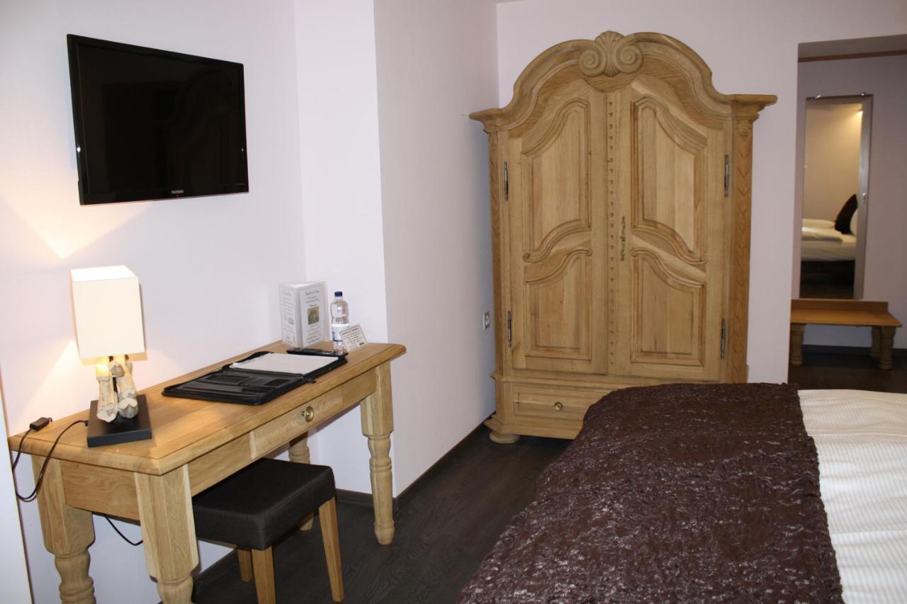 Hotel De La Gare Monthey Buitenkant foto