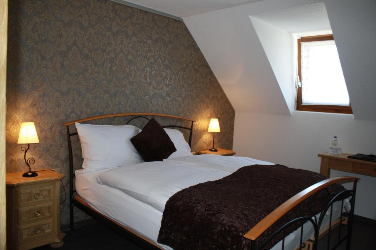 Hotel De La Gare Monthey Buitenkant foto