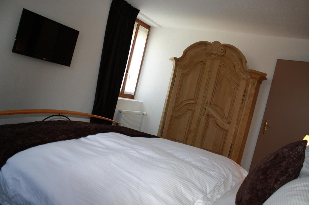 Hotel De La Gare Monthey Buitenkant foto