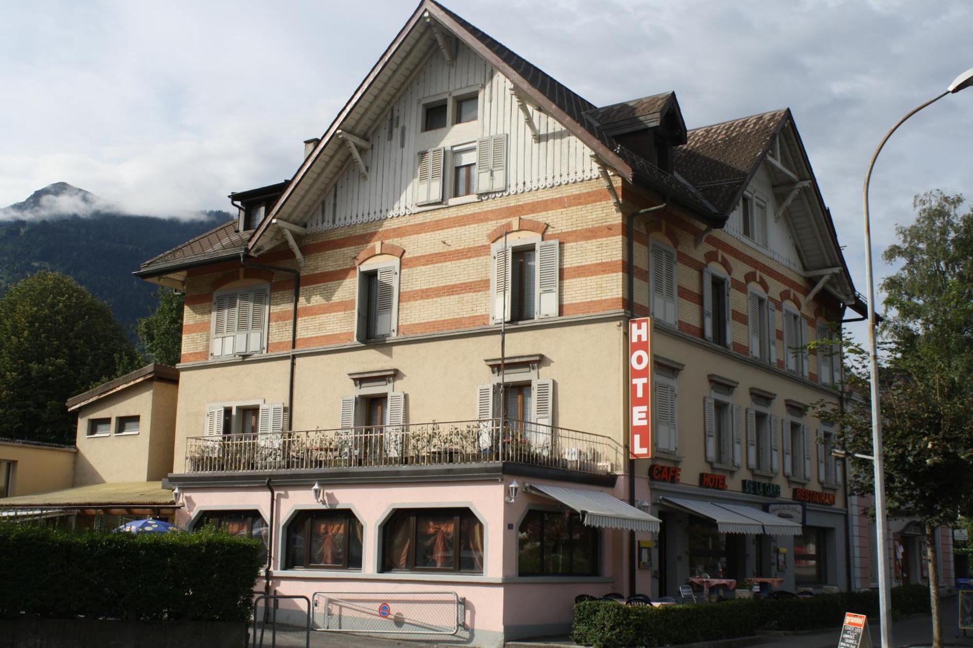 Hotel De La Gare Monthey Buitenkant foto